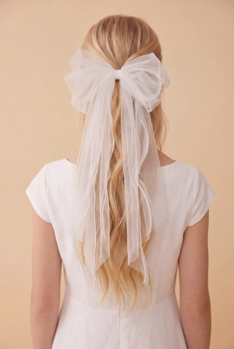 Tule Haarstrik met Lange Linten – Feestelijke Haarspeld voor Meisjes