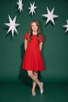 Feestjurk Rumi in rood – groene achtergrond met witte sterren, volledige look