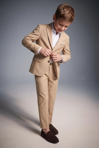Driedelig feestpak Liam in beige met stropdas voor jongens – communie en lentefeest