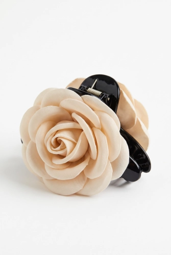 Haarklem met stoffen roos in beige voor meisjes – roos van 7 cm diameter